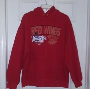 💜Nice, comfy "Red Wings" hoodie.
